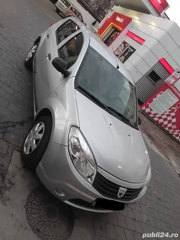 Utilizat 2009 Dacia Sandero Hatchback | 2.250 EUR (Preț OK) - Imagine 1/3