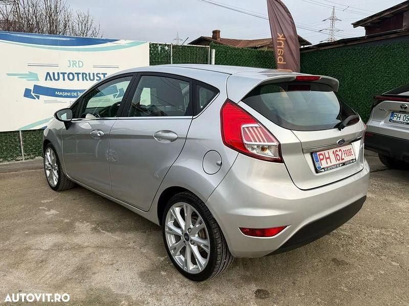Second-hand Ford Fiesta Titanium 95 CP (69 kW) 2015 Culoareargint