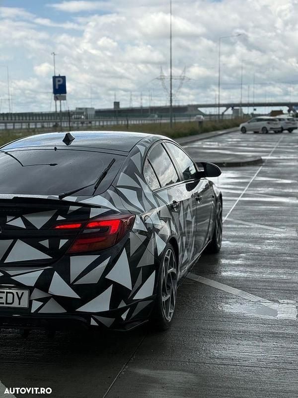 Second-hand Opel Insignia 170 CP (125 kW) 2017 Culoarenegru Berlinǎ