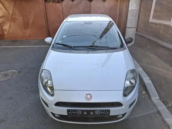 Utilizat 2012 Fiat Punto Evo Hatchback | 1.950 EUR - Imagine 1/4
