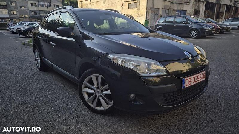 Culoarenegru Utilizat 2010 Renault Mégane Monovolum | 2.850 EUR (Preț OK) - Imagine 1/4