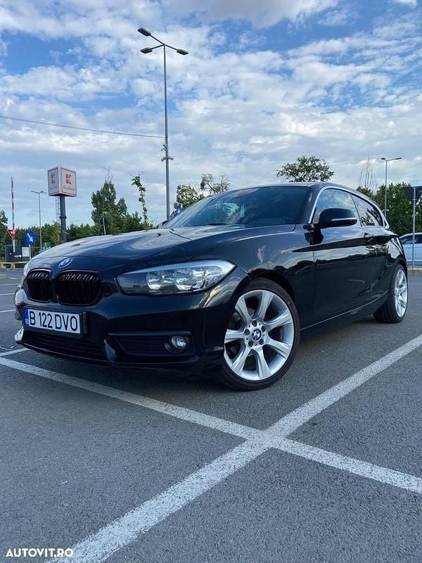 Culoarenegru Utilizat 2016 BMW 116 Efficient Dynamics Hatchback | 6.400 EUR (Preț bun) - Imagine 1/4