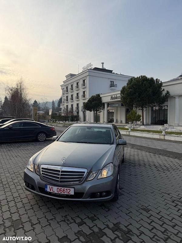 Second-hand Mercedes E200 184 CP (135 kW) 2010 Culoaregri Berlinǎ