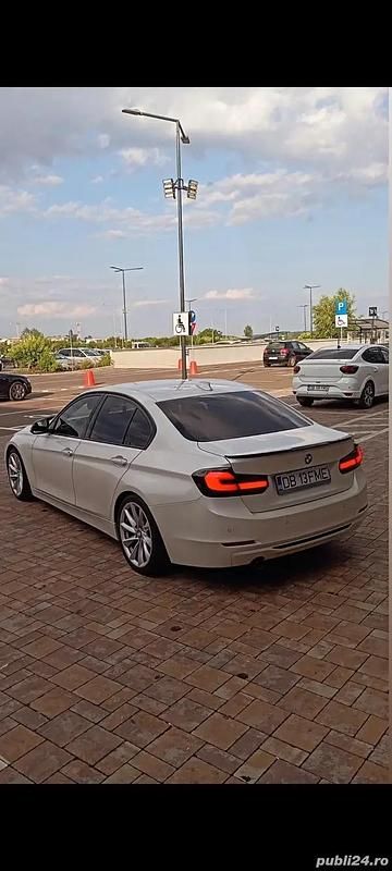 Second-hand BMW 320 163 CP (119 kW) 2013 Berlinǎ