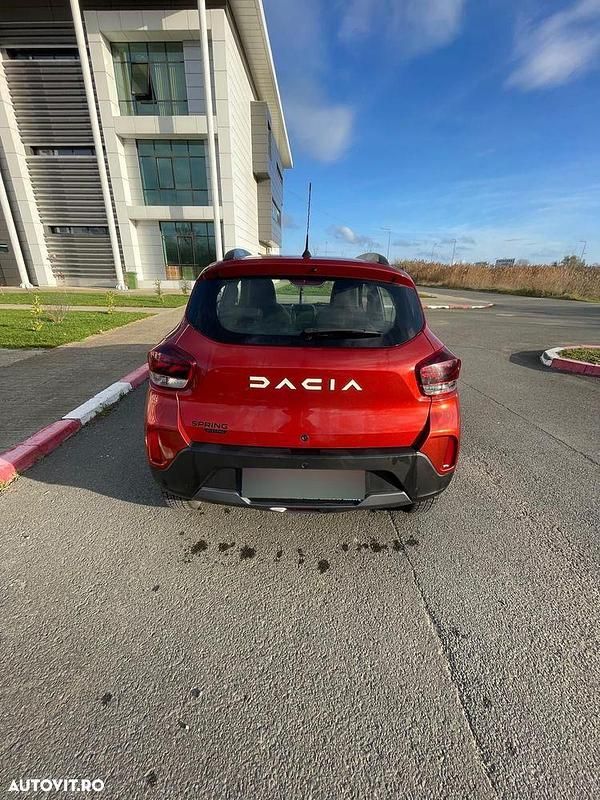 Second-hand Dacia Spring 32 kW (44 CP) 2023 Culoarerosu Hatchback