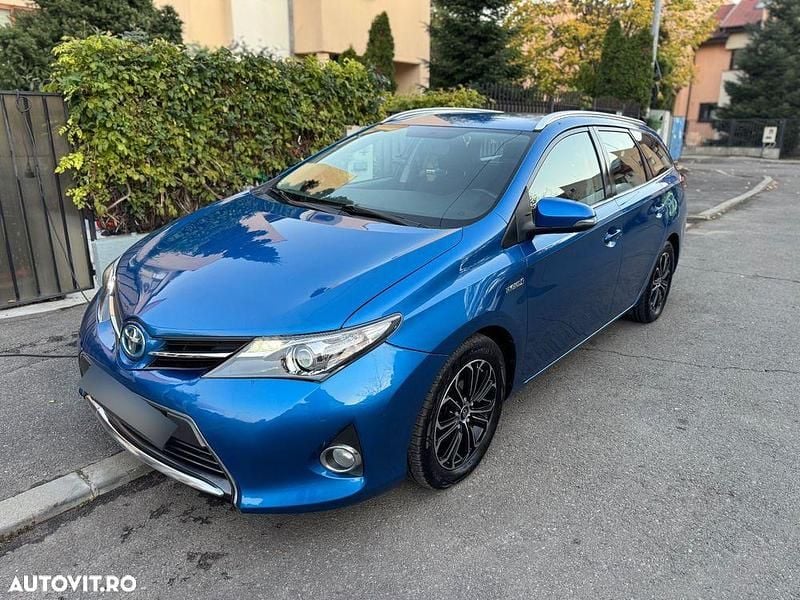 Culoarealbastru Utilizat 2015 Toyota Auris Hybrid Break | 7.690 EUR (Super Preț) - Imagine 1/4