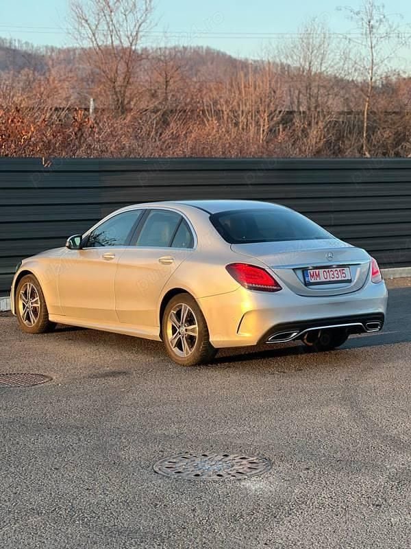 Second-hand Mercedes C200 AMG line 160 CP (117 kW) 2020 Argintiu Berlinǎ