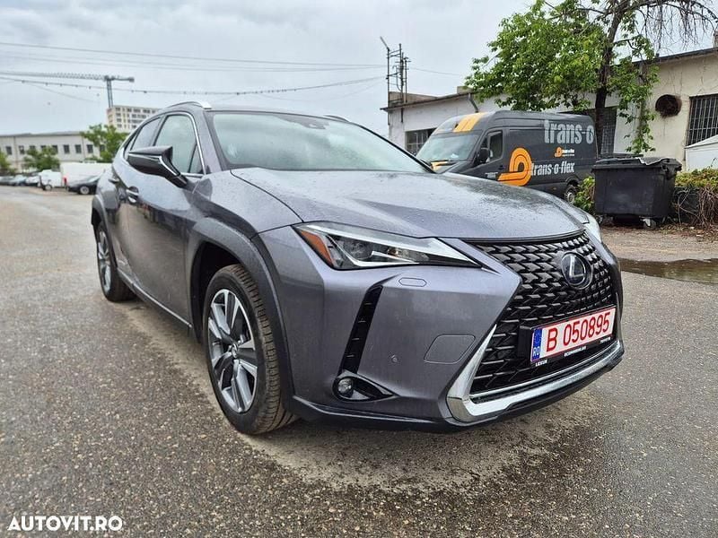 Gri Utilizat 2021 Lexus UX 300e Executive Line SUV | 26.200 EUR - Imagine 1/4
