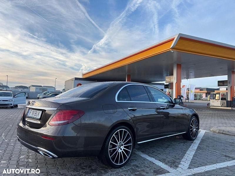 Second-hand Mercedes E220 194 CP (142 kW) 2016 Culoaremaro Berlinǎ