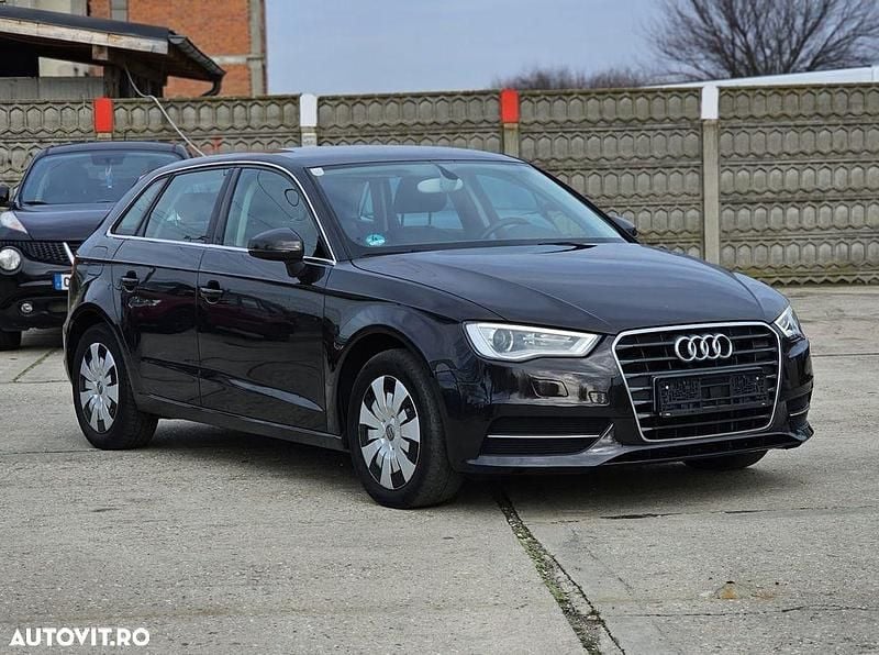 Second-hand Audi A3 116 CP (85 kW) 2013 Culoaremaro Hatchback