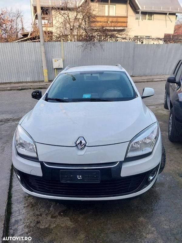Culoarealb Utilizat 2014 Renault Mégane LIMITED Berlinǎ | 5.500 EUR - Imagine 1/4