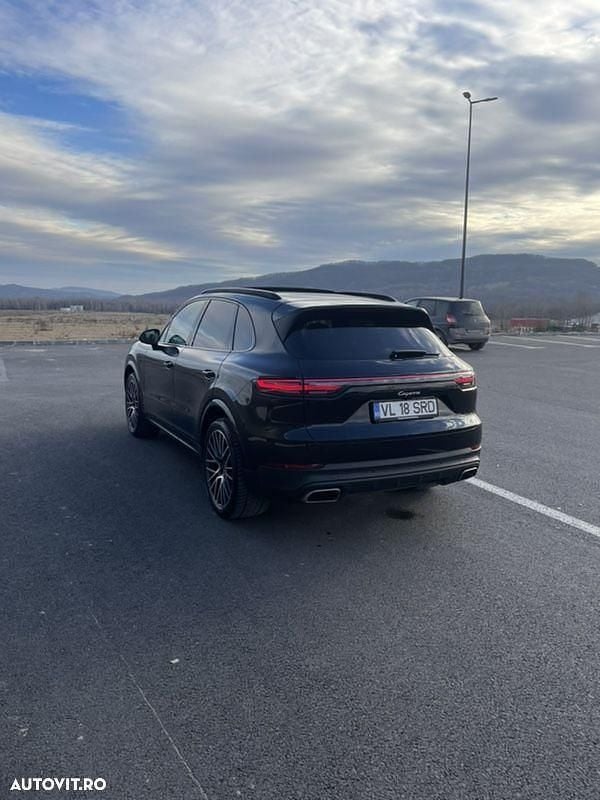 Negru Utilizat 2020 Porsche Cayenne Platinum Edition SUV | 46.000 EUR - Imagine 1/4