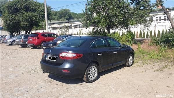 Gri Utilizat 2011 Renault Fluence Berlinǎ | 5.499 EUR - Imagine 1/4