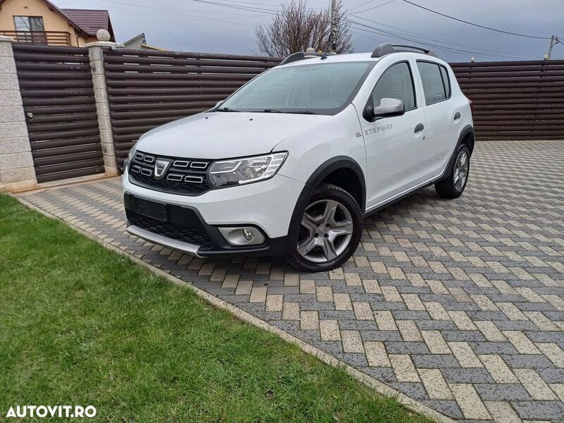 Alb Utilizat 2020 Dacia Sandero Stepway Hatchback | 7.700 EUR (Preț OK) - Imagine 1/4