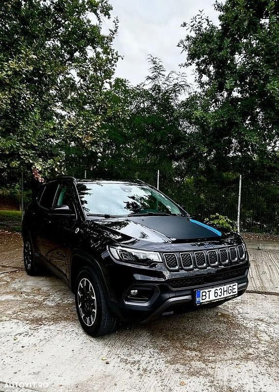 Second-hand Jeep Compass Trailhawk 240 CP (176 kW) 2022 Culoarenegru SUV