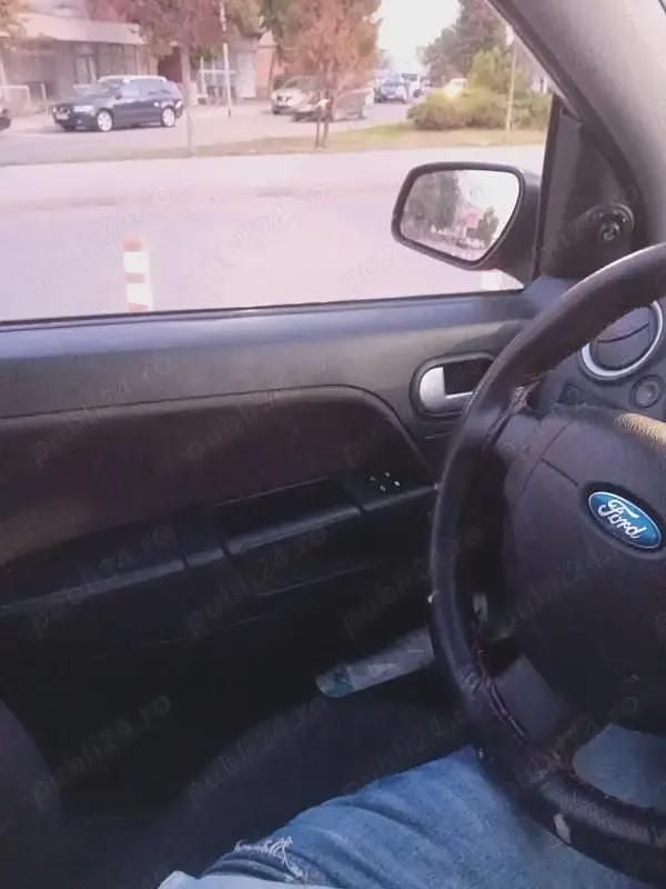 Utilizat 2007 Ford Fusion Hatchback | 2.000 EUR (Puțin scump) - Imagine 1/4