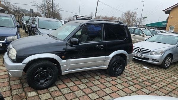 Second-hand Suzuki Grand Vitara 128 CP (94 kW) 2005 Negru SUV