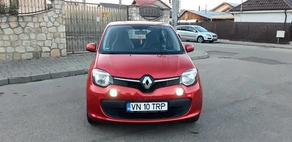 Second-hand Renault Twingo 71 CP (52 kW) 2015 Rosu Hatchback