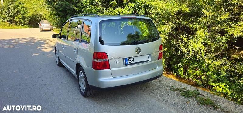 Culoaregri Utilizat 2004 VW Touran Monovolum | 2.200 EUR (Preț OK) - Imagine 1/4