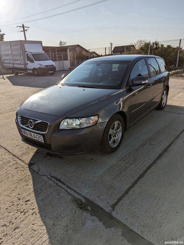 Utilizat 2011 Volvo V50 Break | 4.300 EUR - Imagine 1/4