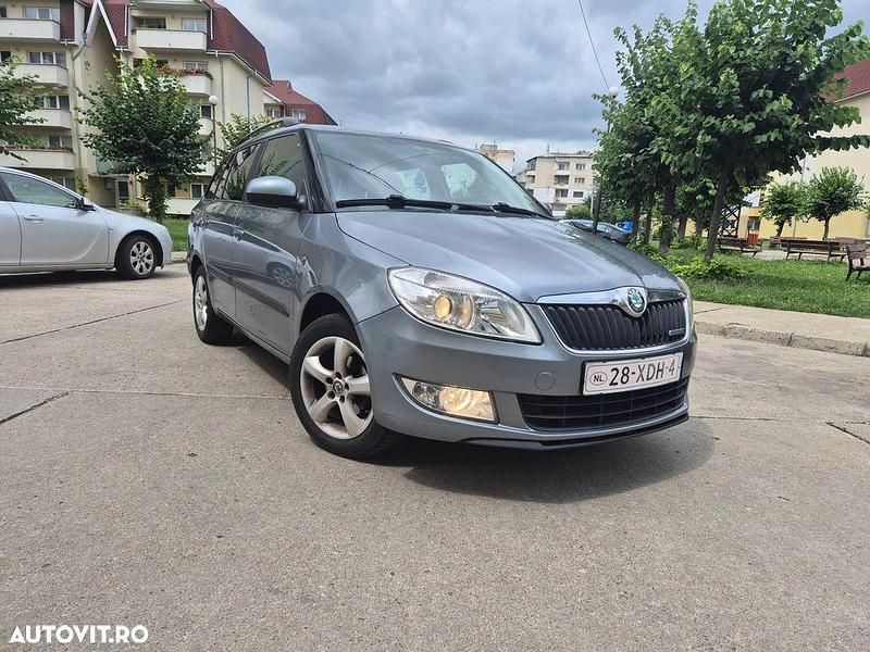 Bej Utilizat 2012 Skoda Fabia GreenLine Break | 2.900 EUR (Preț bun) - Imagine 1/4