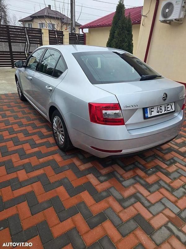 Second-hand Skoda Octavia Ambition 115 CP (84 kW) 2017 Culoareargint Berlinǎ
