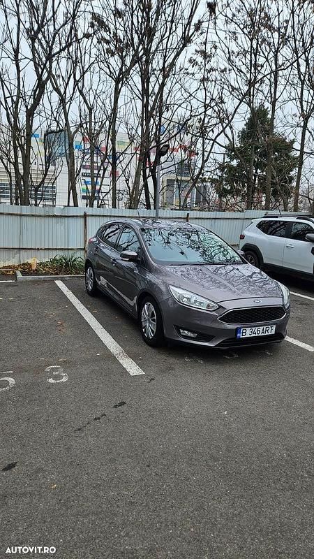 Second-hand Ford Focus Trend 125 CP (91 kW) 2015 Culoaremaro Hatchback