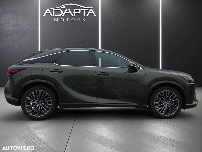 Nouă Lexus RX450h+ E-FOUR 292 CP (214 kW) 2025 Culoareverde SUV