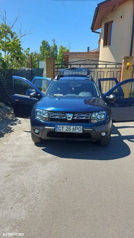 Albastru Utilizat 2017 Dacia Duster Lauréate SUV | 8.600 EUR (Super Preț) - Imagine 1/4