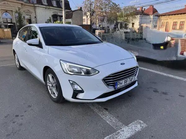 Alb Utilizat 2018 Ford Focus Hatchback | 7.900 EUR (Preț OK) - Imagine 1/4