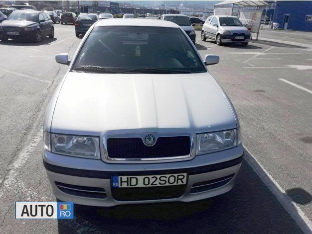 Gri metalizat Utilizat 2002 Skoda Octavia Elegance Hatchback | 2.600 EUR (Preț OK) - Imagine 1/4
