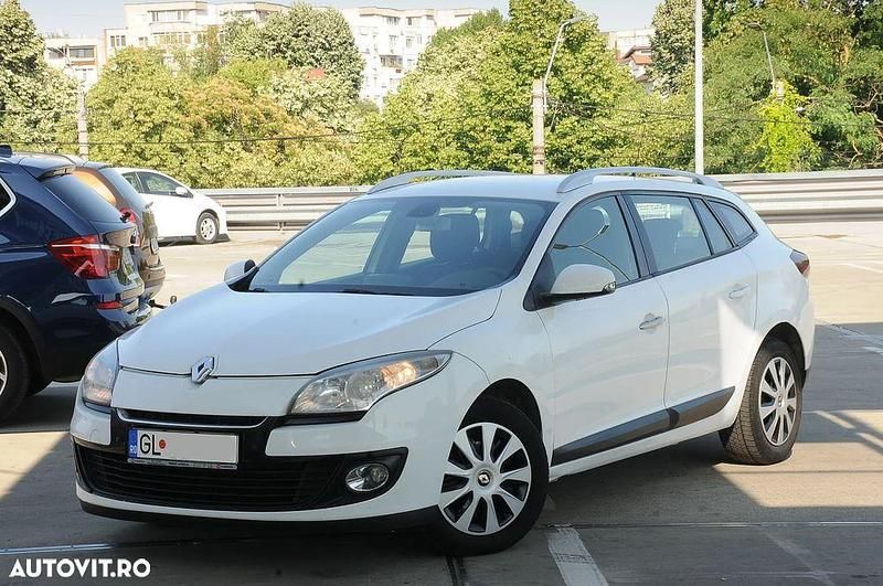 Alb Utilizat 2014 Renault Mégane GrandTour Expression Break | 3.700 EUR (Super Preț) - Imagine 1/4