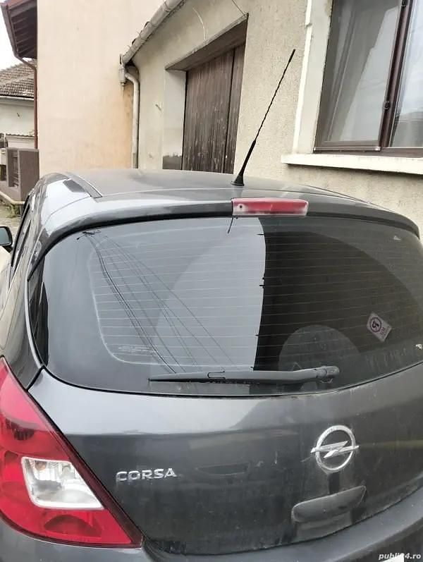 Gri Utilizat 2012 Opel Corsa Hatchback | 3.400 EUR (Preț OK) - Imagine 1/4