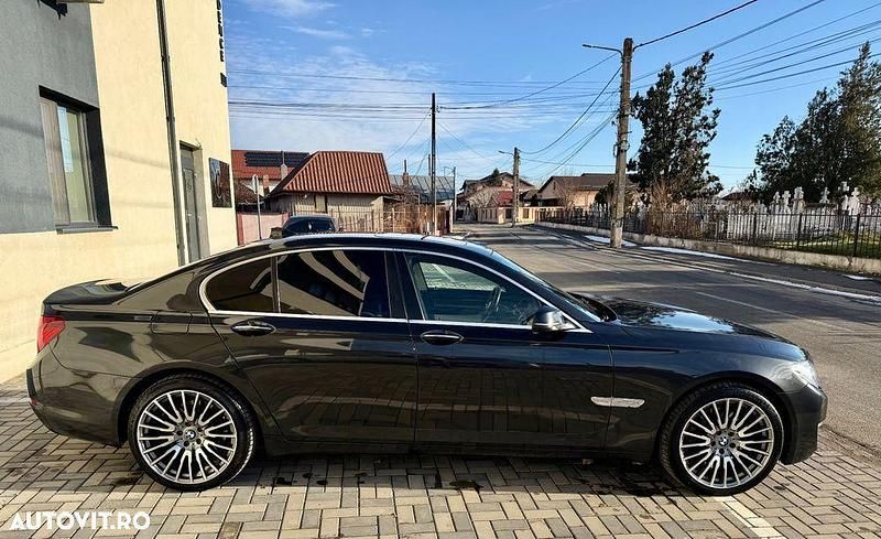 Second-hand BMW 730 258 CP (189 kW) 2014 Culoarenegru Berlinǎ