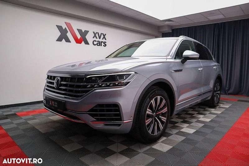 Culoareargint Utilizat 2021 VW Touareg Elegance SUV | 50.800 EUR (Preț bun) - Imagine 1/4