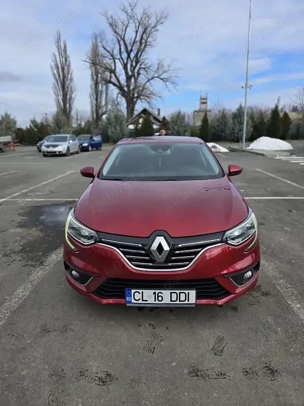 Second-hand Renault Mégane IV Intens 140 CP (102 kW) 2019 Culoarerosu Berlinǎ