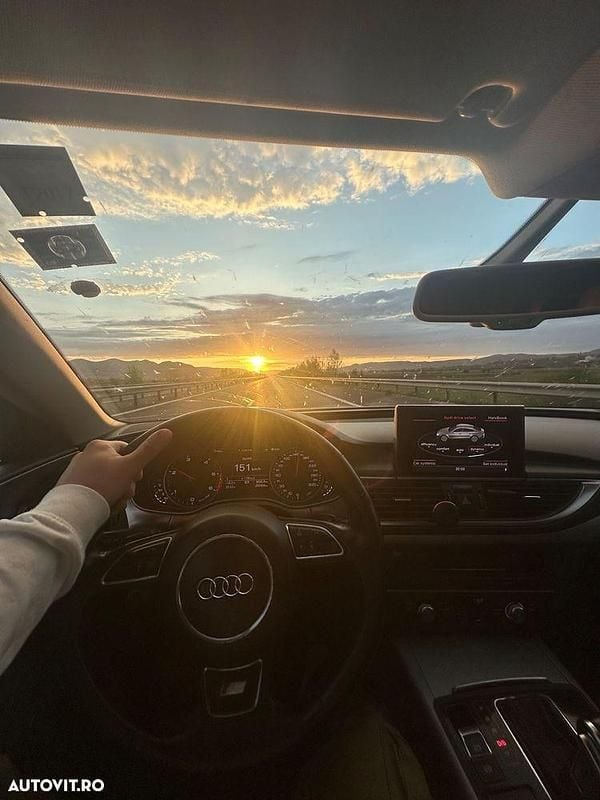 Second-hand Audi A7 245 CP (180 kW) 2012 Culoarealb Hatchback