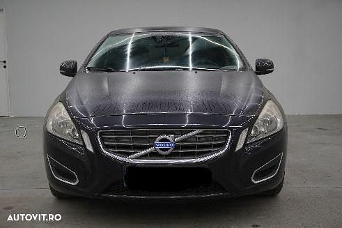 Second-hand Volvo S60 Standard 115 CP (84 kW) 2014 Culoarenegru Berlinǎ