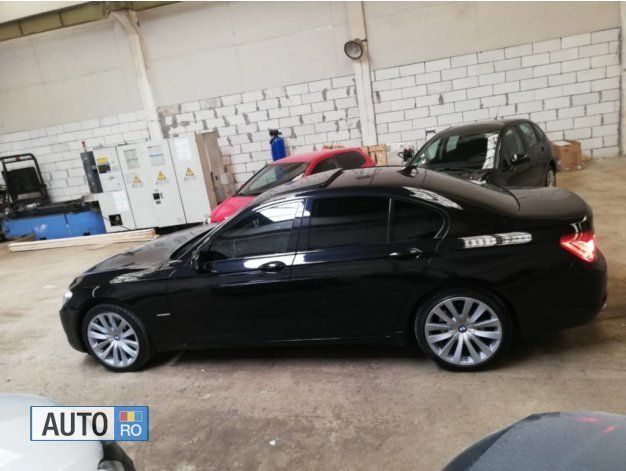 Negru Utilizat 2009 BMW 730 Berlinǎ | 12.750 EUR (Scump) - Imagine 1/4