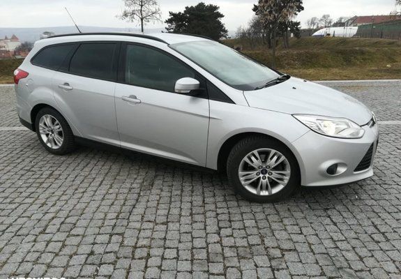 Second-hand Ford Focus 115 CP (84 kW) 2011 Argint Break