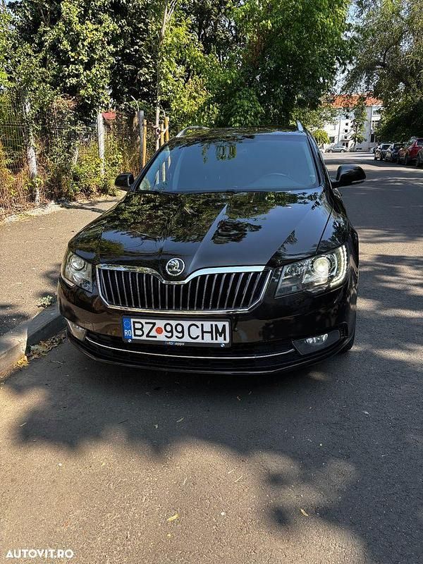 Culoaremaro Utilizat 2013 Skoda Superb Elegance Break | 10.900 EUR (Puțin scump) - Imagine 1/4