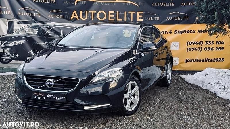 Second-hand Volvo V40 Momentum 120 CP (88 kW) 2015 Culoarealbastru Hatchback