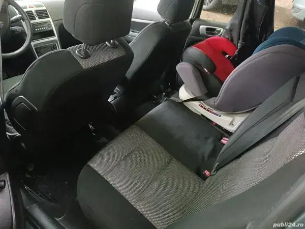 Utilizat 2007 Peugeot 307 Hatchback | 12.000 EUR - Imagine 1/4