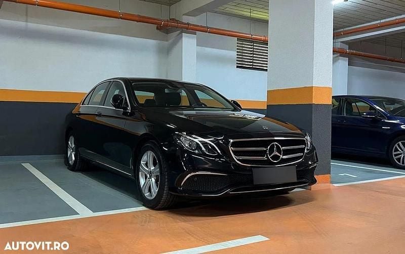 Culoarenegru Utilizat 2018 Mercedes E250 Berlinǎ | 26.500 EUR - Imagine 1/4