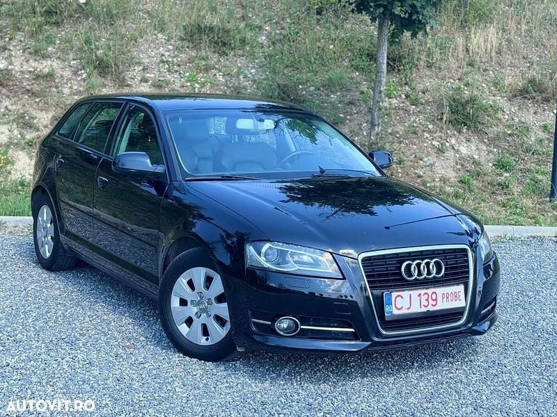 Negru Utilizat 2011 Audi A3 Attraction | 5.750 EUR (Preț OK) - Imagine 1/4