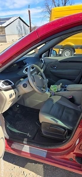 Rosu Utilizat 2010 Renault Grand Scénic III Monovolum | 4.400 EUR - Imagine 1/4