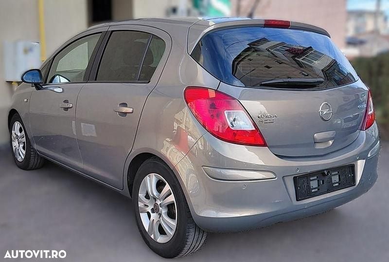 Second-hand Opel Corsa Selection 95 CP (69 kW) 2011 Culoaregri Hatchback