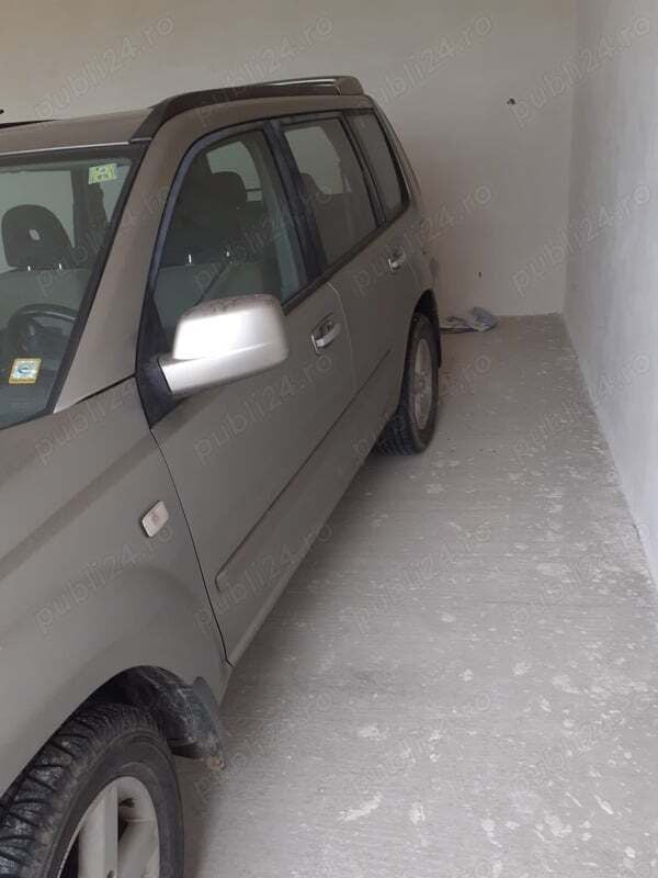 Utilizat 2006 Nissan X-Trail SUV | 3.500 EUR - Imagine 1/4
