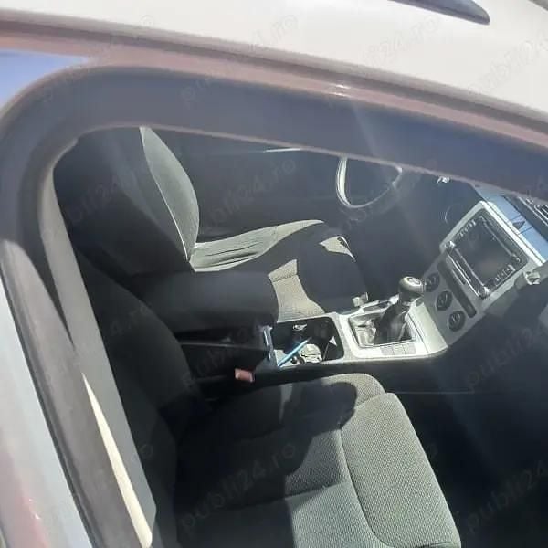 Utilizat 2010 VW Passat Break | 3.200 EUR (Preț bun) - Imagine 1/4