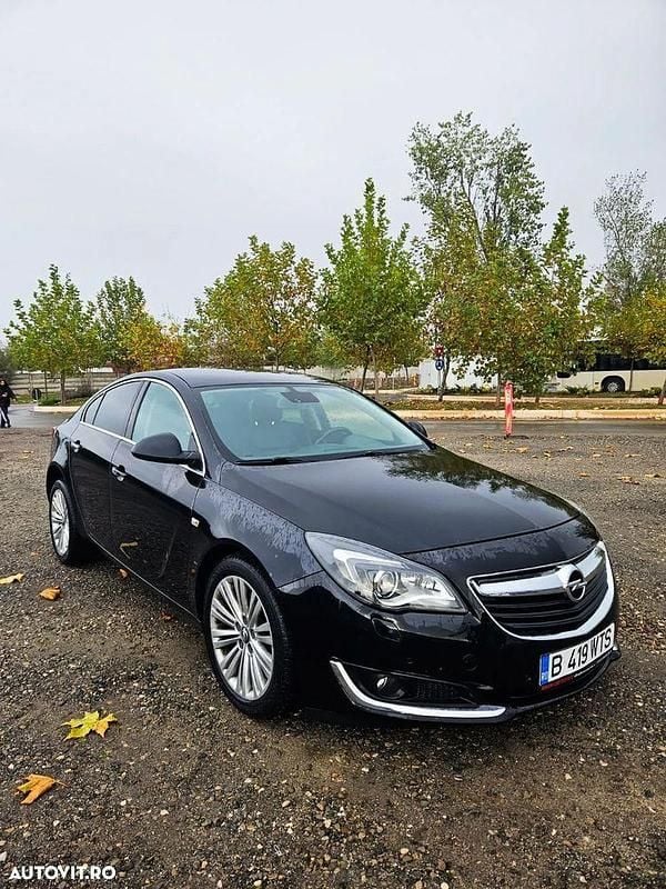 Culoarenegru Utilizat 2015 Opel Insignia Active Berlinǎ | 8.300 EUR (Puțin scump) - Imagine 1/4
